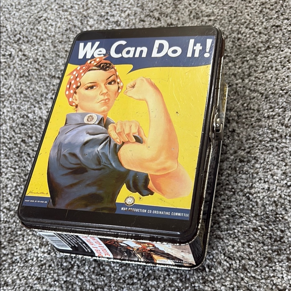 Retro Lunch Box with Iconic Design - 1999